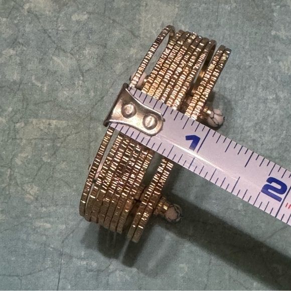 VINTAGE CUFF BRACELET - Picture 2 of 7